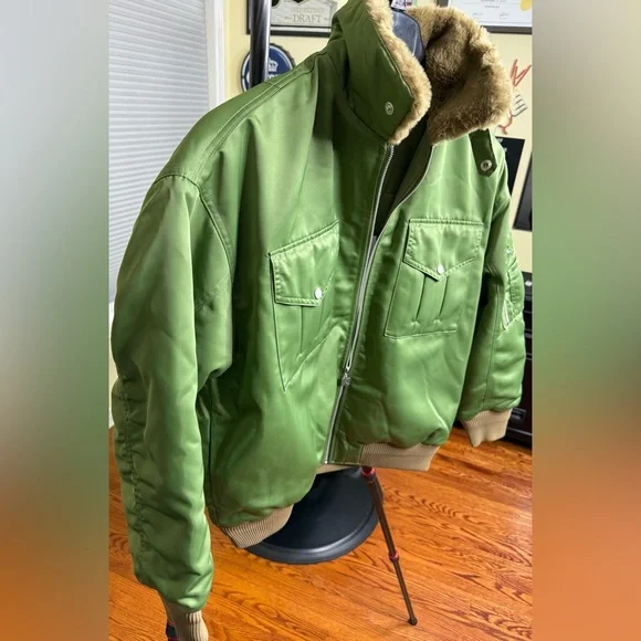 GORGEOUS JORDAN RENEGADE WOMEN’S JACKET !!! - Picture 7 of 13